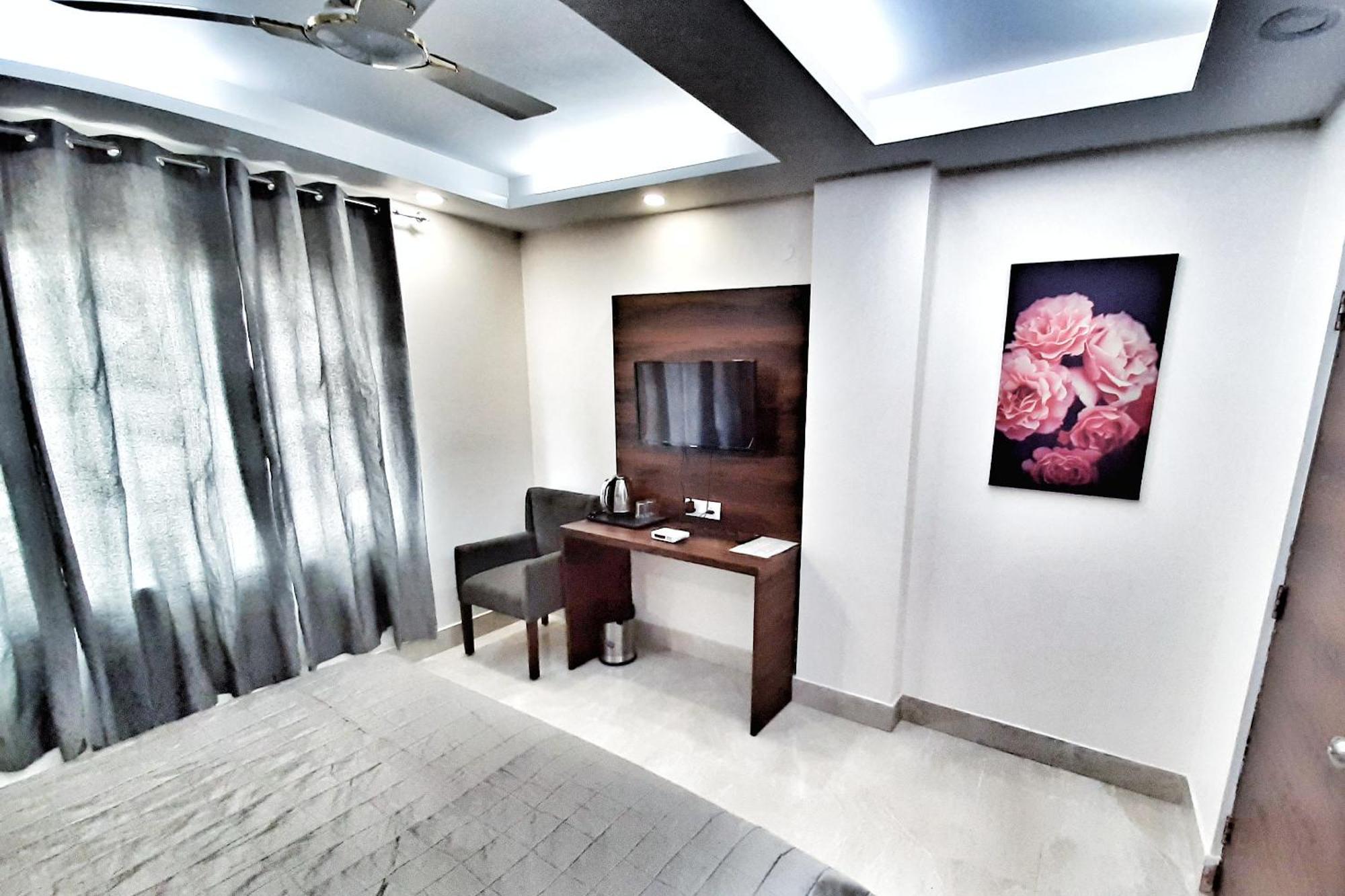 Airport Hotel Delhi Aerocity, 15 Mins Yashobhoomi New Delhi Exterior photo